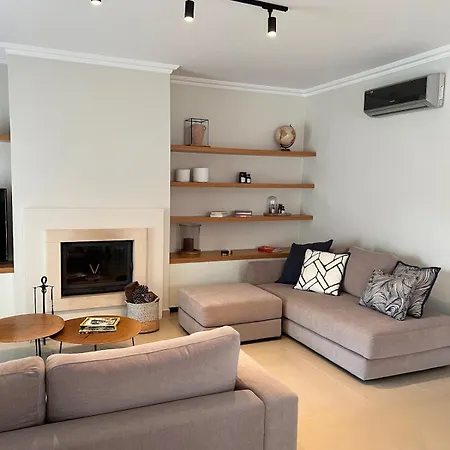 With Pool In Setubal, 15 Min From The Villa
