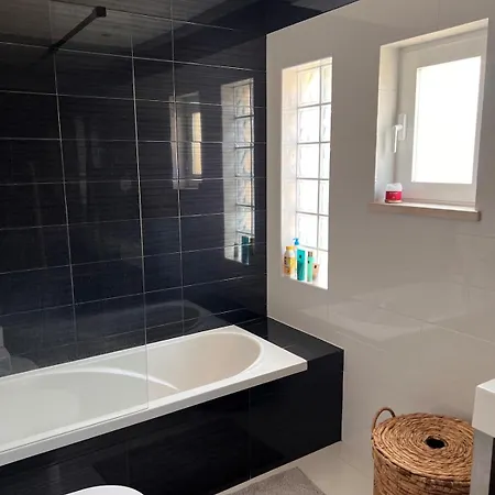 Villa With Pool In Setubal, 15 Min From The