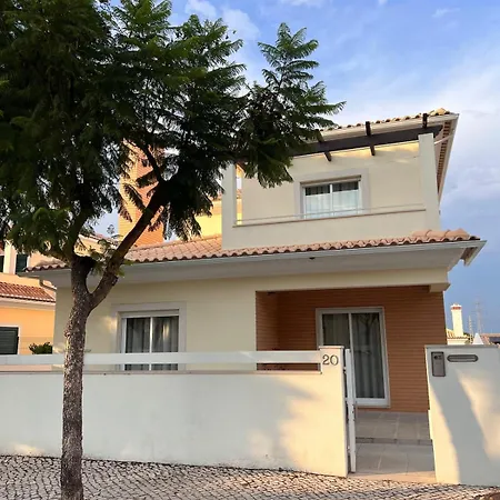 Вилла With Pool In Setubal, 15 Min From The *