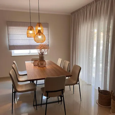 Вилла With Pool In Setubal, 15 Min From The *